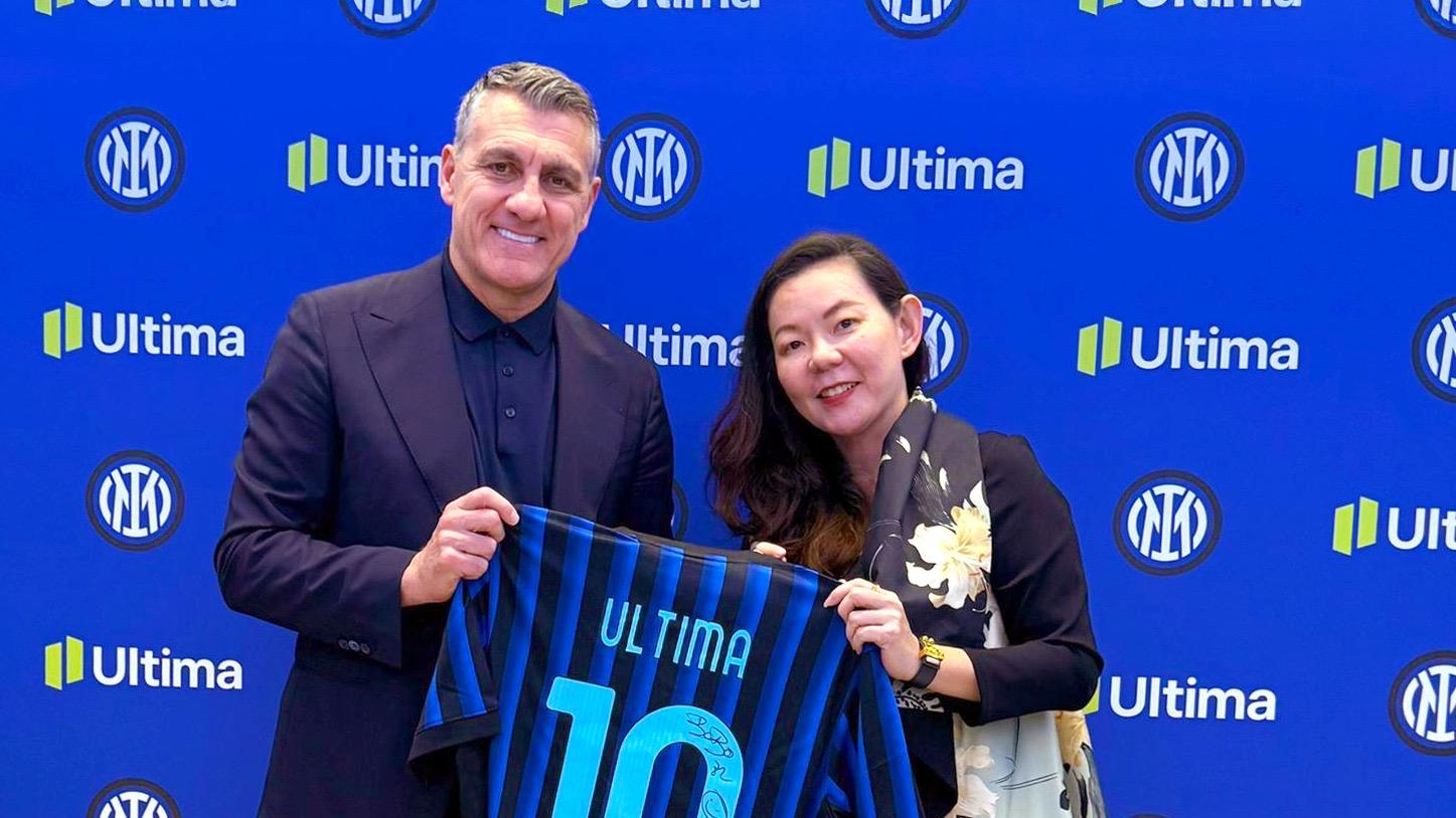(From left): Intermilan legend Christian Vieri and Yen Sim, Branding &amp; ESG Advisor at Ultima Markets