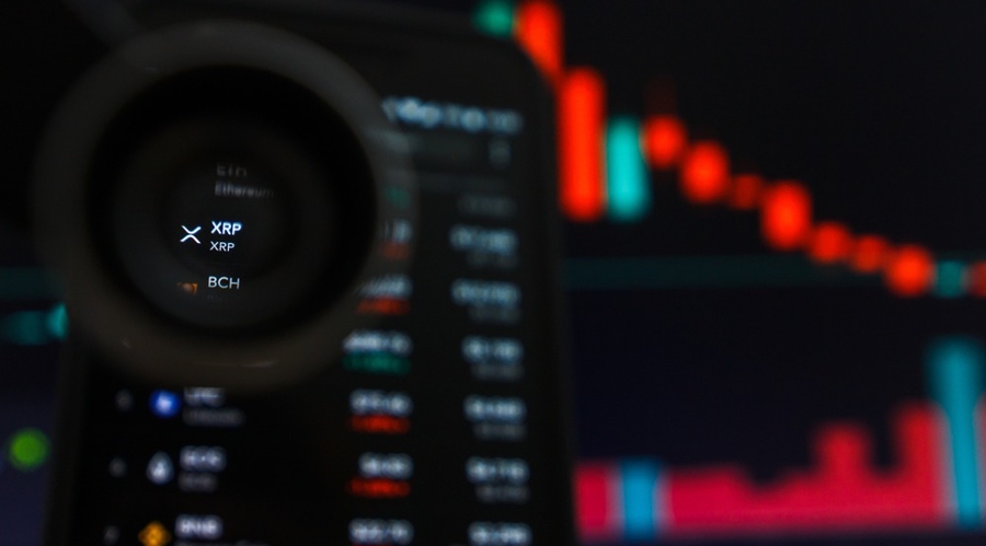 The Illustration of Red Candles Bar Falling Down Trend, xrp in the front