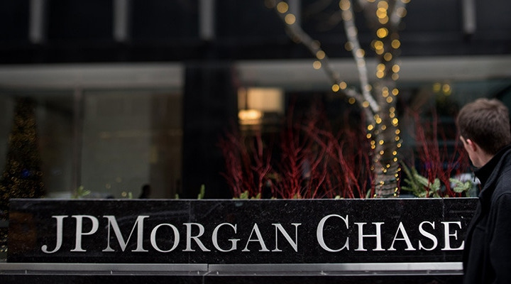 Banking Institutions As U.S. Stocks Fall Amid Global Selloff On China, Greece Concerns