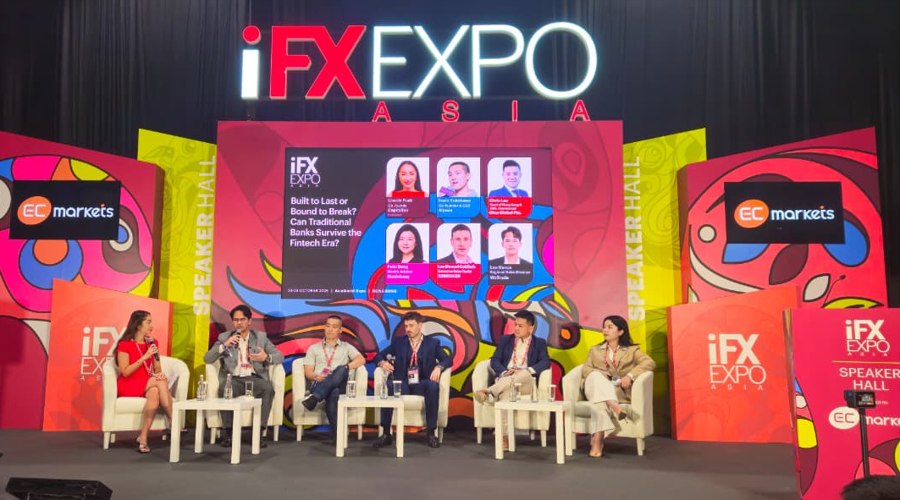 Discussion on traditional banks, fintech disruption in APAC financial services