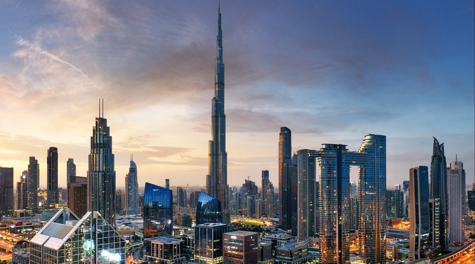 Dubai skyline (shutterstock)