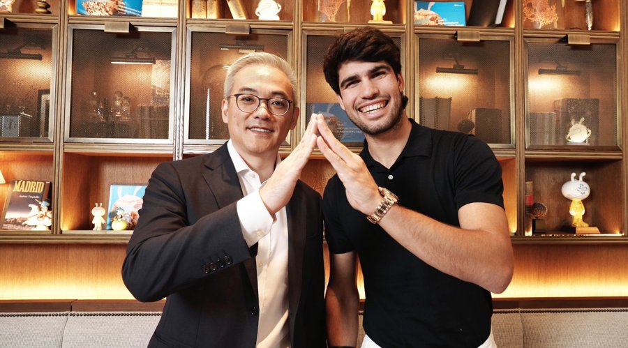 From left: Ant International CEO Peng Yang and Carlos Alcaraz