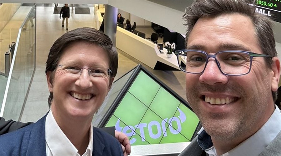 From left: Julia Hogget (LSE CEO) and Yoni Assia (eToro Founder)