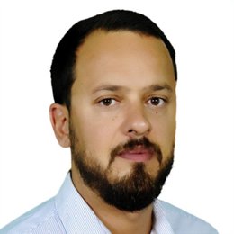 Ilies Larbi, CEO of Ouinex