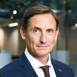 KNF vice-chairman Dariusz Adamski