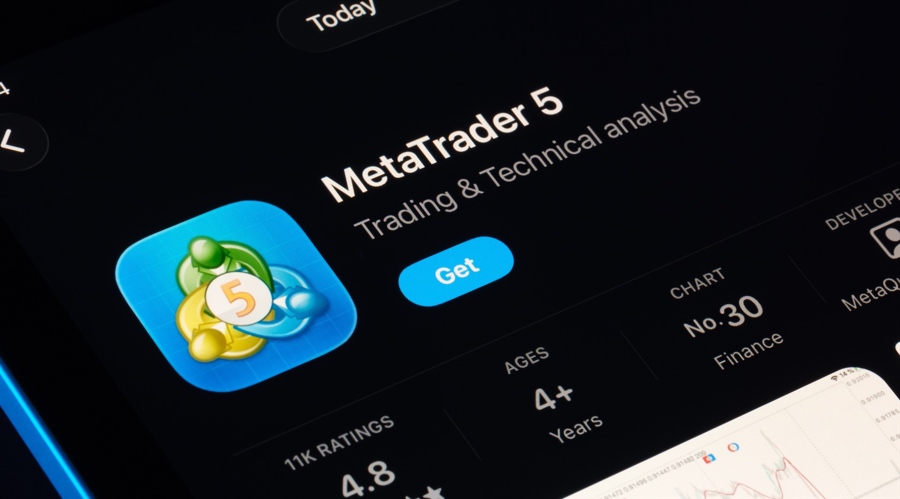 MetaTrader 5 listing in iOS 26 (Shutterstock)