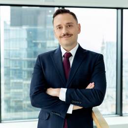 Omar Arnaout, the CEO of XTB