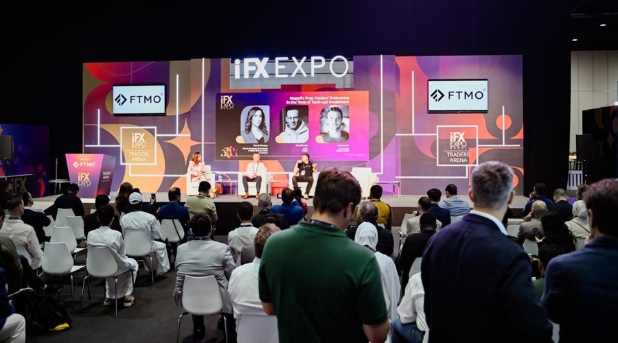 Panel discussion on the topic Magnify Prop Traders' Endurance in the Time of Tech-Led Investment