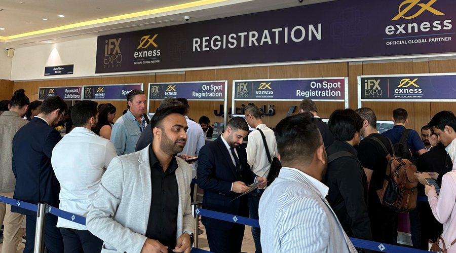 Registration line at iFX EXPO Dubai 2024