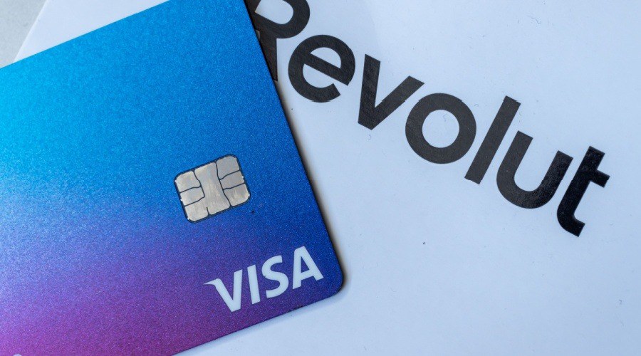 Revolut (shutterstock)