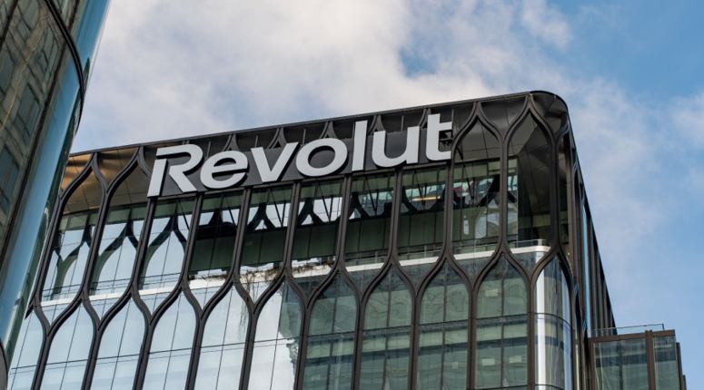 Revolut wins full UK bank licence