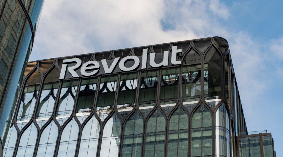 Revolut wins full UK bank licence
