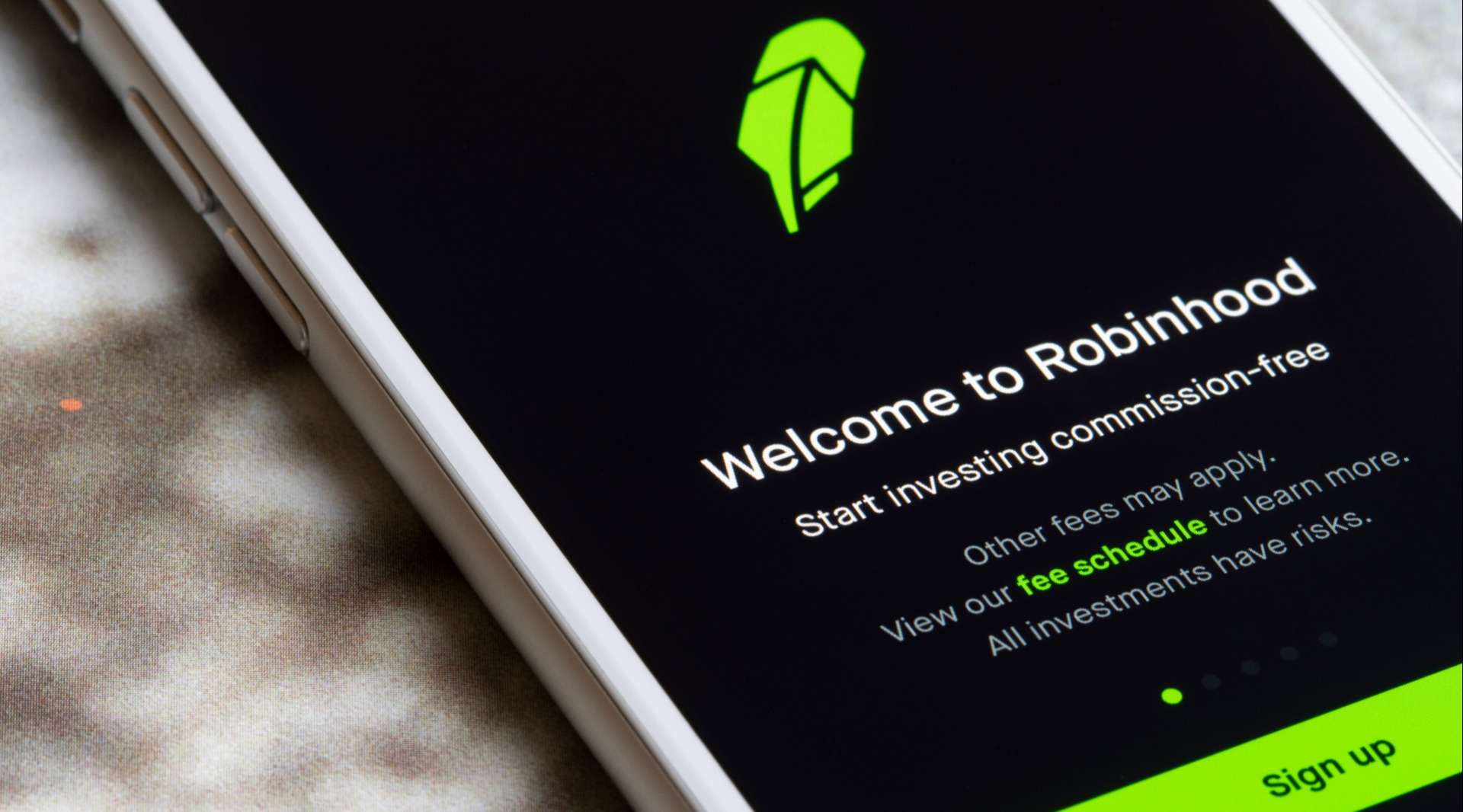 Robinhood (shutterstock)