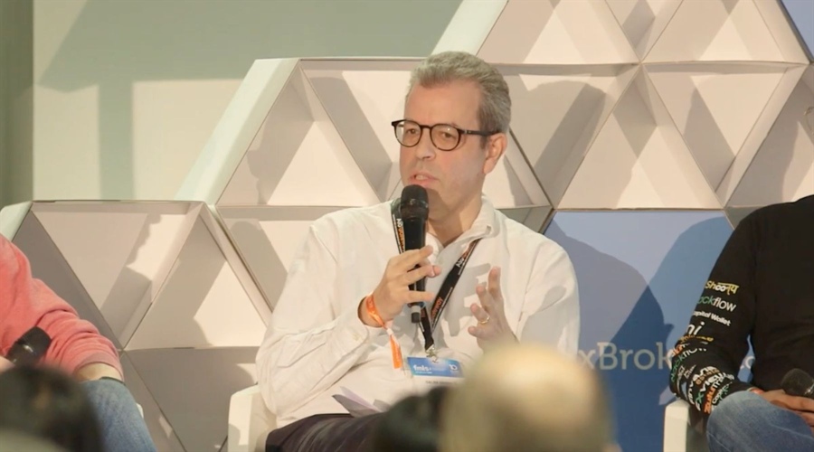 Salim Sebbata speaking at a panel on "Social Trading for the Era of Social Media" in FMLS:22