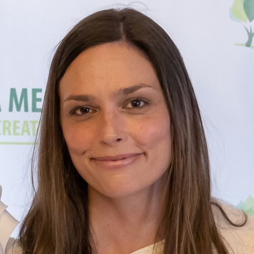 Shannon Vissers, a Retail and Shopping Analyst at MerchantMaverick.com