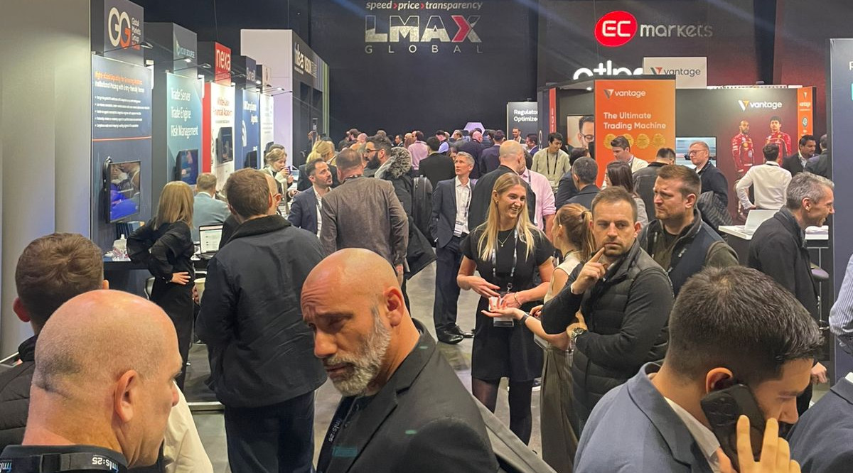 Some of the attendees on the floor at FMLS:25