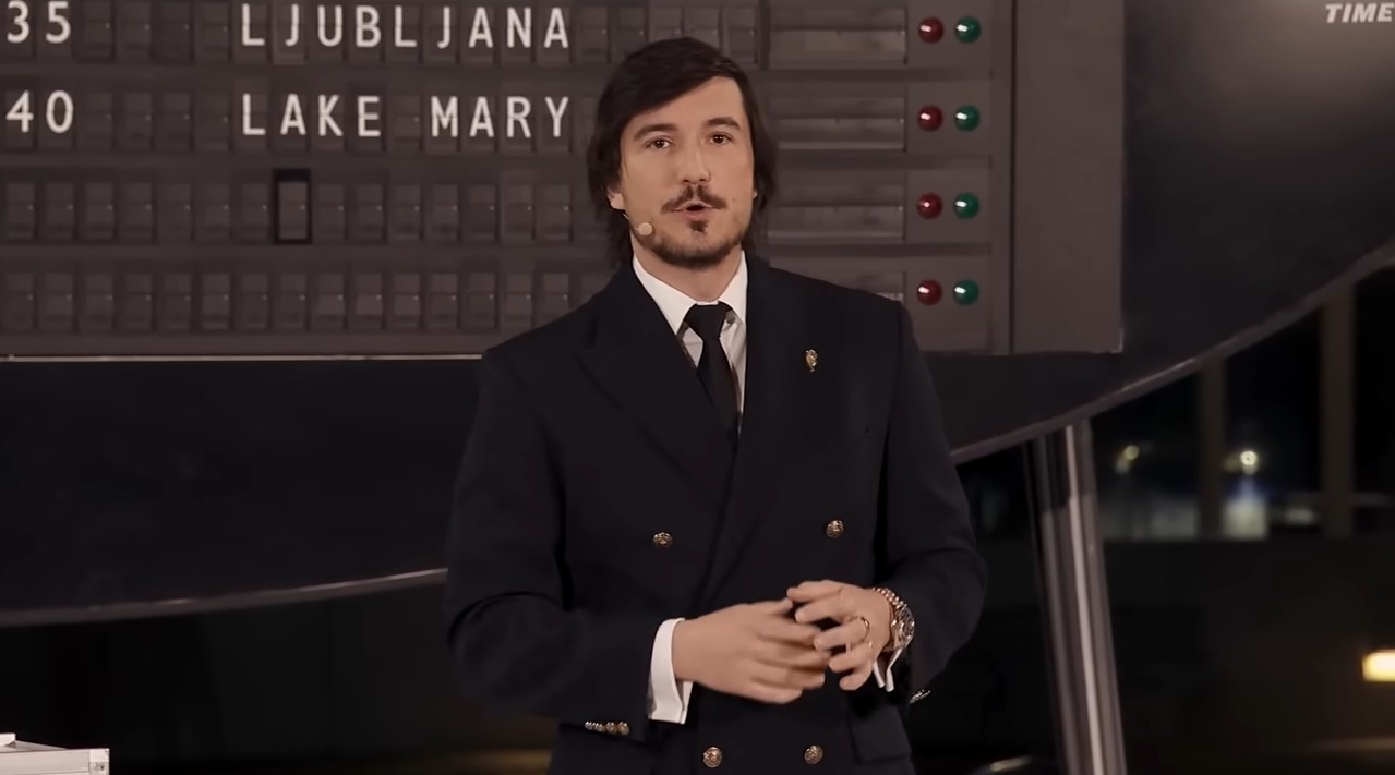 Vlad Tenev, Robinhood CEO, during a conference presenting the new Platinum Card. Source: YouTube