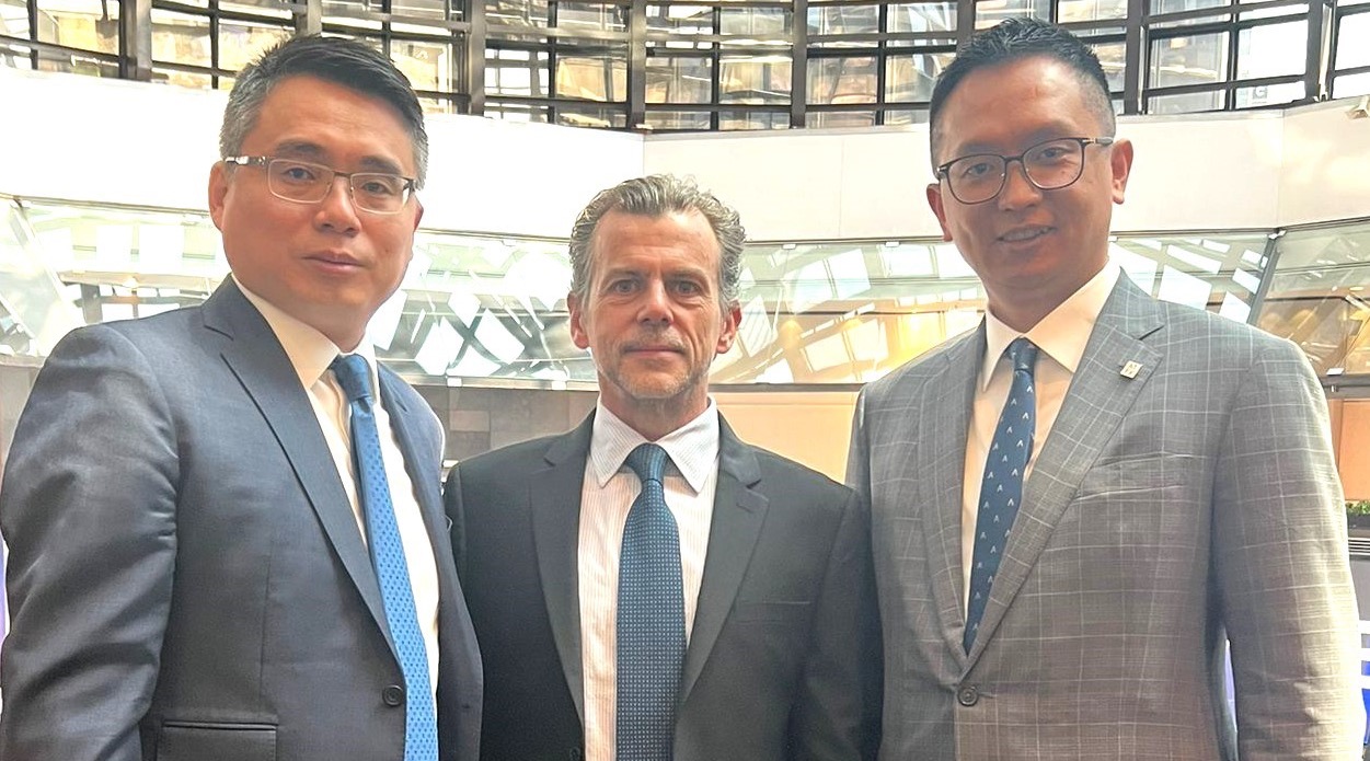 Wei Qiang Zhang, MD of ATFX UK, José Oriol, CEO of Mexican Stock Exchange, Joe Li, Chairman of ATFX