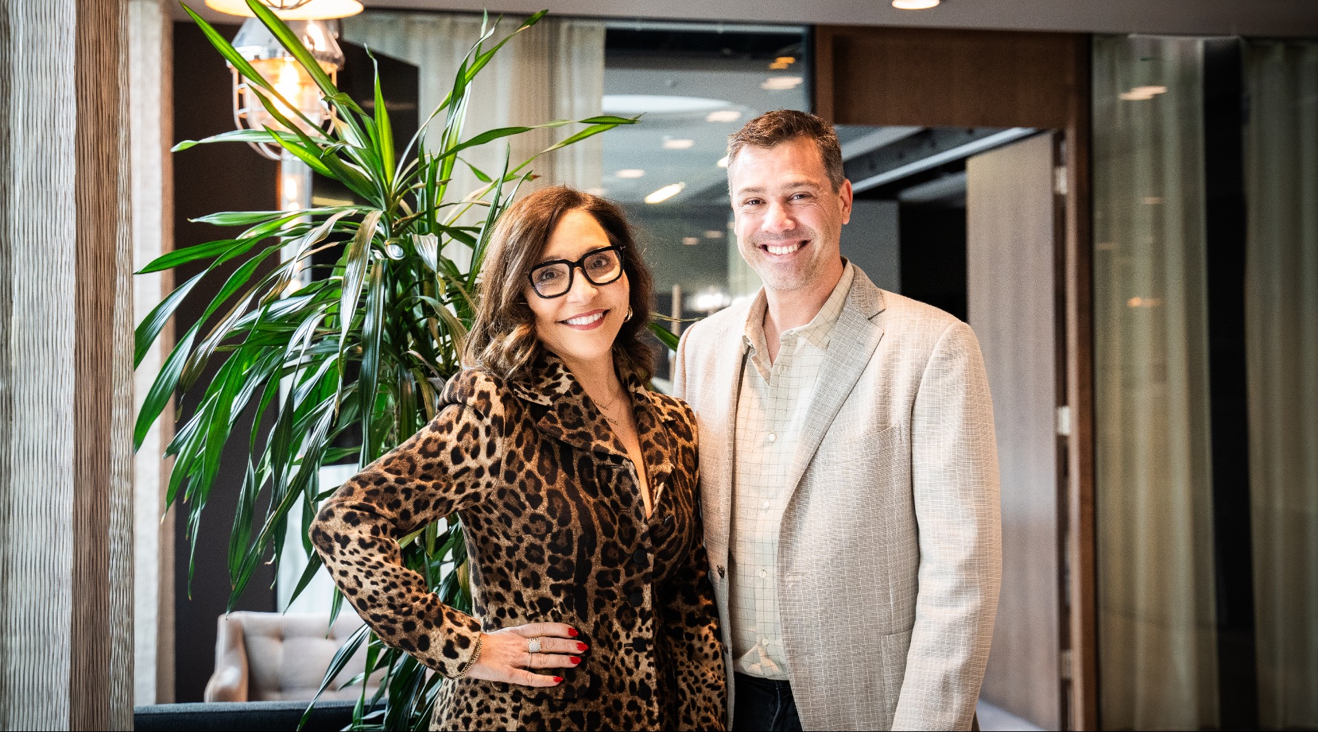 X's CEO Linda Yaccarino (left) and eToro's CEO Yoni Assia (right)