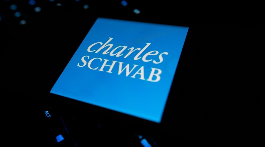 Schwab Aims Crypto Custody at Its  Trillion Advisor Channel by 2027