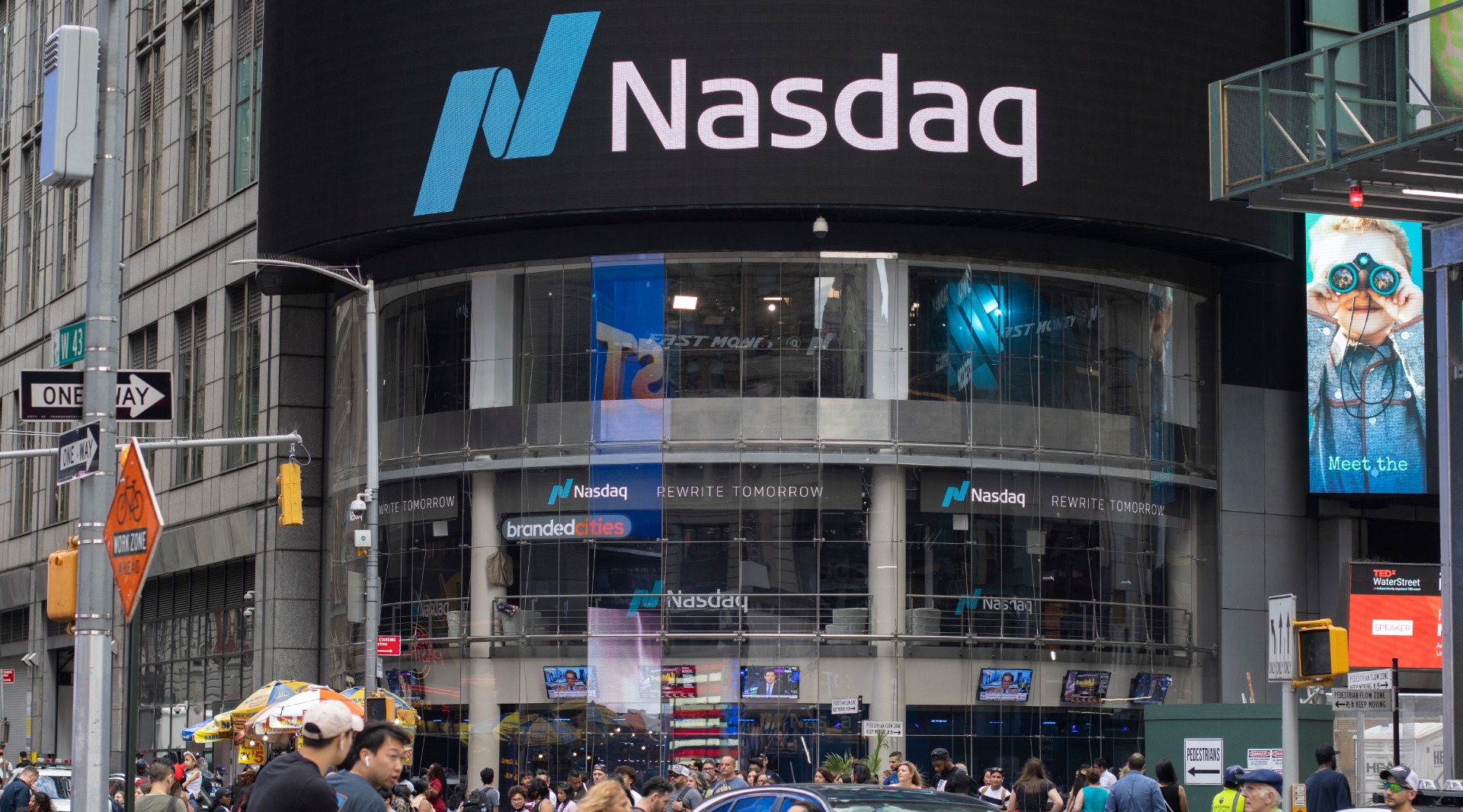 nasdaq (shutterstock)