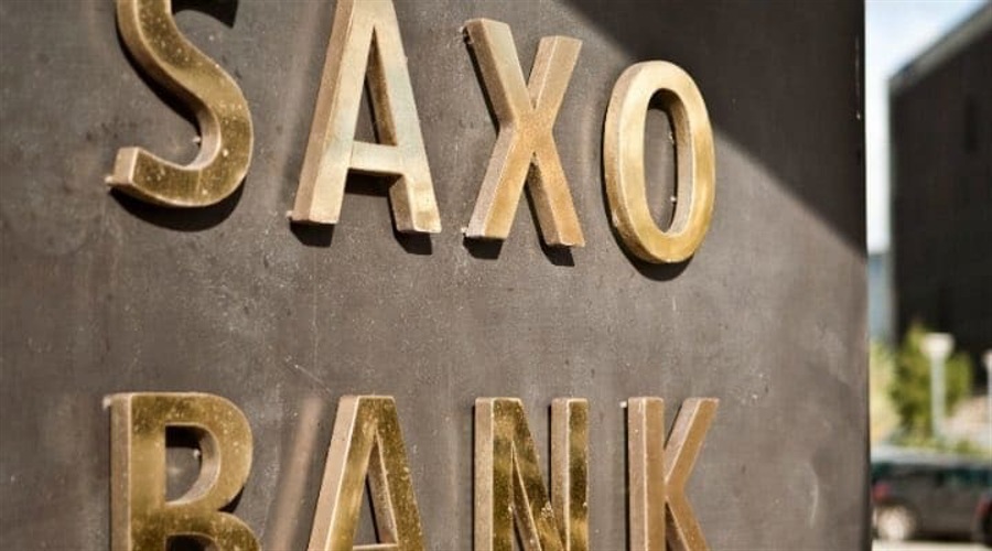 saxo bank logo on office building