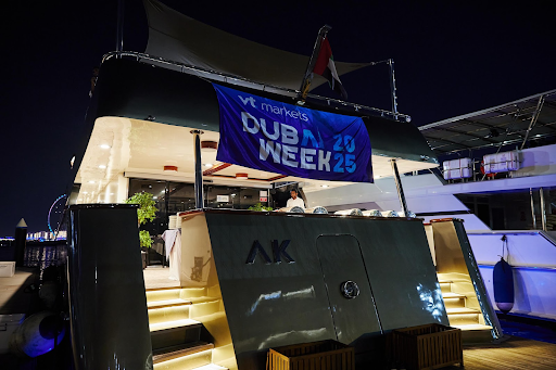 Interacción con clientes y asesoría personalizada